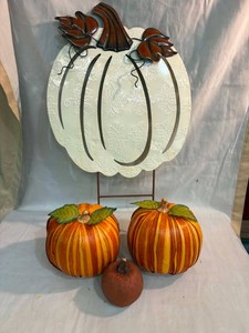 4 Piece pumpkin lot