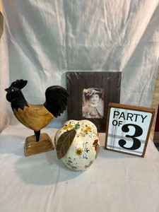 Rooster themed-4 piece Decor Lot