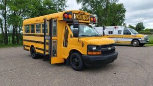 2009 SHORT THOMAS BUS