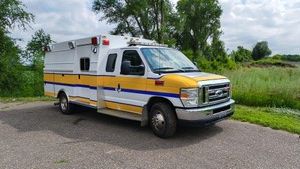 2009  FORD AMBULANCE