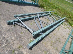 2 Pallet Racking Uprights (Teardrop)