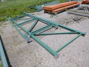 2 Pallet Racking Uprights (Teardrop)