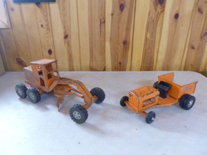 2 Vintage Tonka Tractors