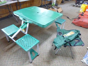 Portable Childs Picnic Table and Picnic Basket
