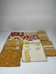 Lot of Thomas OBrien and Ross Linen Napkins, Placemats & Table Linens