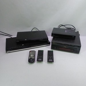 Lot of Sony DVD Player, VHS VCR and Remote Controls