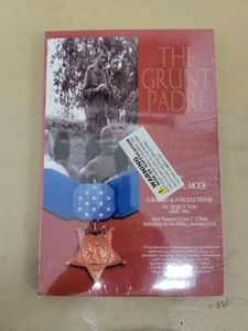 The Grunt Padre Father Vincent Robert Capodanno, Vietnam 1966-1967 Fr. Daniel L. Mode Softcover CMJ Marian 2000 Like New (Sealed)