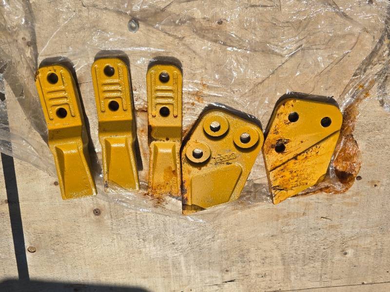 Excavator Bucket Duck Feet Teeth