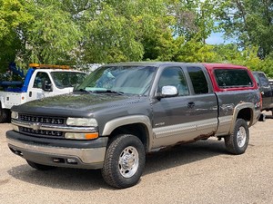 2000 CHEVROLET SILVERADO 2500 LS 6.0L Motor  4x4  No Accidents Reported (NO RESERVE)