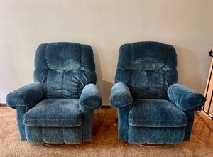 Set of Two La-Z-Boy Reclina-Glider - Swivel Rocker Recliners