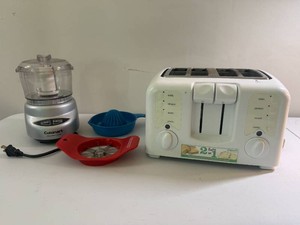 Assorted Housewares - Cuisinart Toaster and Food Chopper