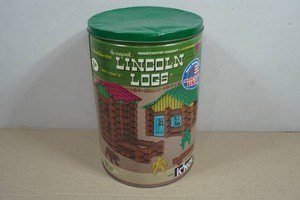 Vintage Lincoln Logs Play Set