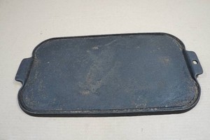 Vintage Wagner 17 Cast Iron Griddle