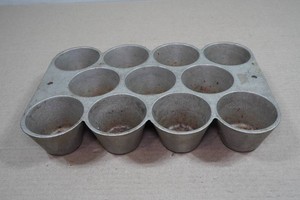 Vintage Wagner Ware Aluminum Muffin Pan