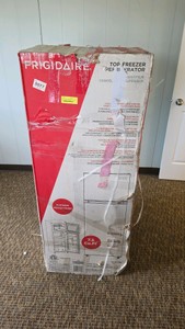Frigidaire 7.5 Cu. Ft. Top Freezer Refrigerator Platinum