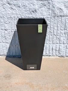 VERADEK V RESIN TAPER PLANTER