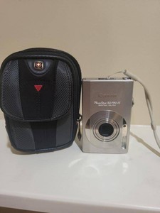Canon PowerShot SD790 IS Digital ELPH Camera with Carrying Case