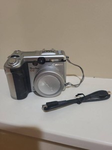Canon PowerShot G6 Digital Camera with Lens Cap & Cable 7.1MP