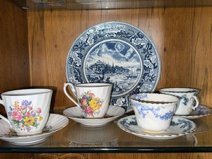 Mixed Vintage English Bone China Teacups Saucers & Scenic Plate