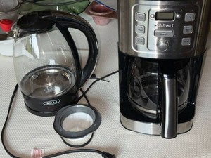 Cuisinart Coffee Maker & Bella Electric Kettle Kitchen Appliance Lot