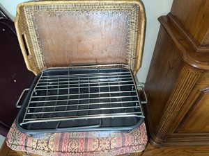 Rectangular Roasting Pan With Wire Rack Black Metal Approx 16in