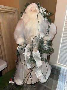 Vintage White Santa Claus Figure With Wreath & String Lights 26in