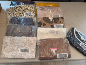 Womens Tops & Sweaters Mixed Brands Size Medium Resale Lot