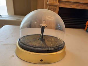 Beaute Prestige International Factice Display Dome Figurine Italy