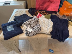 Assorted Women��s Clothing Lot DQ2 Vera Wang Lauren Plus Tote Bag