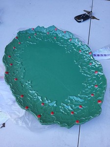 Temp-tations by Tara Holiday Holly Oval Serving Platter Green Red