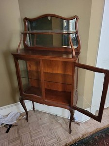 Vintage French Provincial Curio Cabinet w Mirror Back 31 x 61