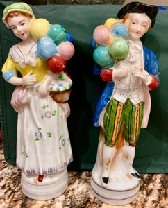 Vintage L&M Lipper & Mann porcelain figurines holding balloons, Balloon sellers or Balloon Couple