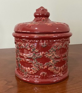 Pottery covered jar, burgundy