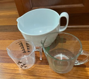 Glass Measuring Cup and Mixer bowl kitchen accessories&nbsp