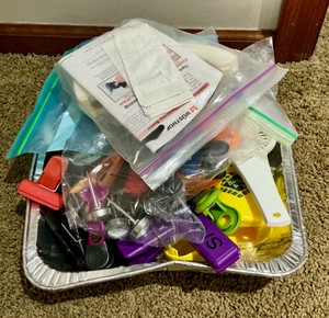 Misc snack clips, kitchen items, thermometers Accessories Juicer