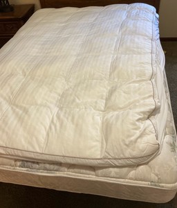 Full sized pillow top fieldcrest