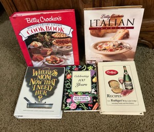 Group of 5 cookbooks, Betty Crocker and Ruttgers Bay lodge