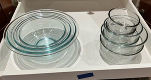 Pyrex sets, bowls