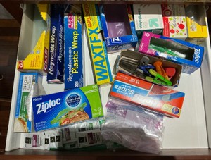 Various baggies, clips, tinfoil