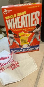 Wheaties 1991 cereal box MN Twins world series championship unopened, Homer hankie 1991