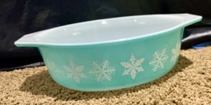 Vintage Pyrex turquoise snowflake oval casserole dish