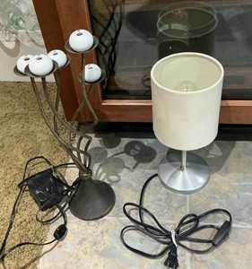 2 lamps
