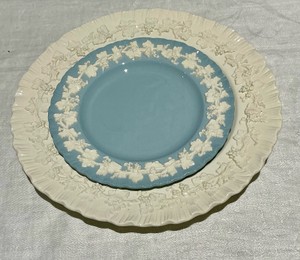 2 porcelain Wedgewood plates