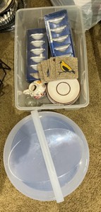 Group of various housewares