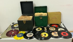 Huge lot Vintage Vinyl 45 RPM Records Christmas, Stevie Wonder, Glen Milller