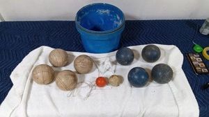 Lawn Bowling set
