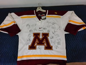 Signed Minnesota Gophers Hockey Bauer Jersey. size S