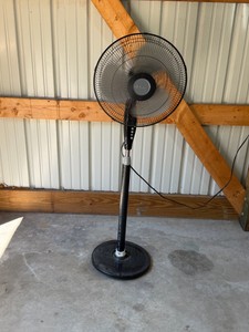 Holmes oscillating fan