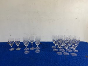 Lot of wine glasses - see description for more info