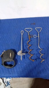 3spiral tie down stakes and retractable leash